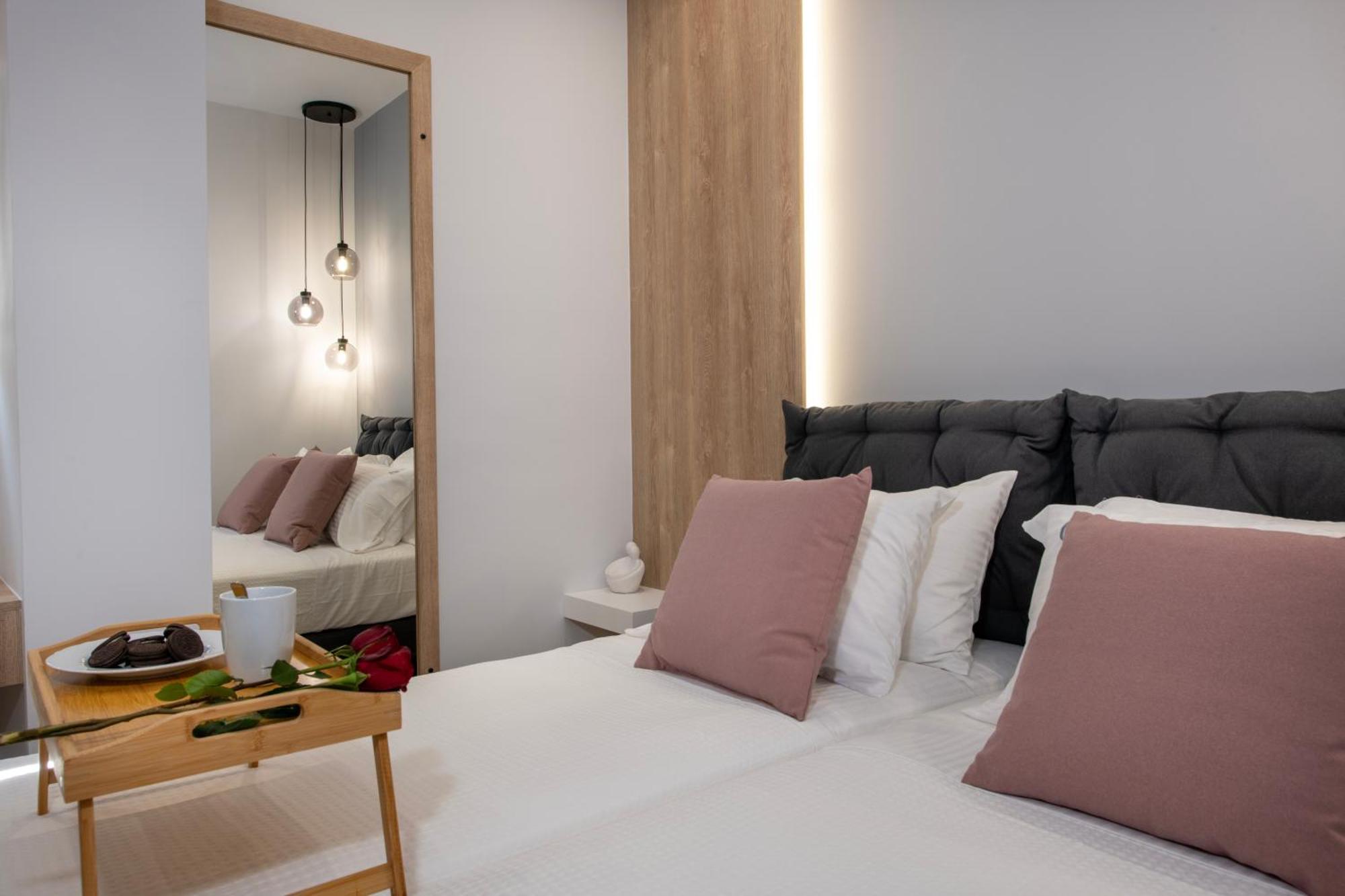 Alpha Suites Chrissi Akti Chania Exterior foto