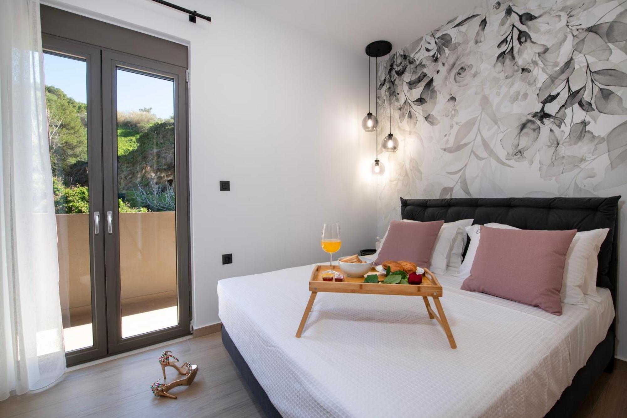 Alpha Suites Chrissi Akti Chania Exterior foto