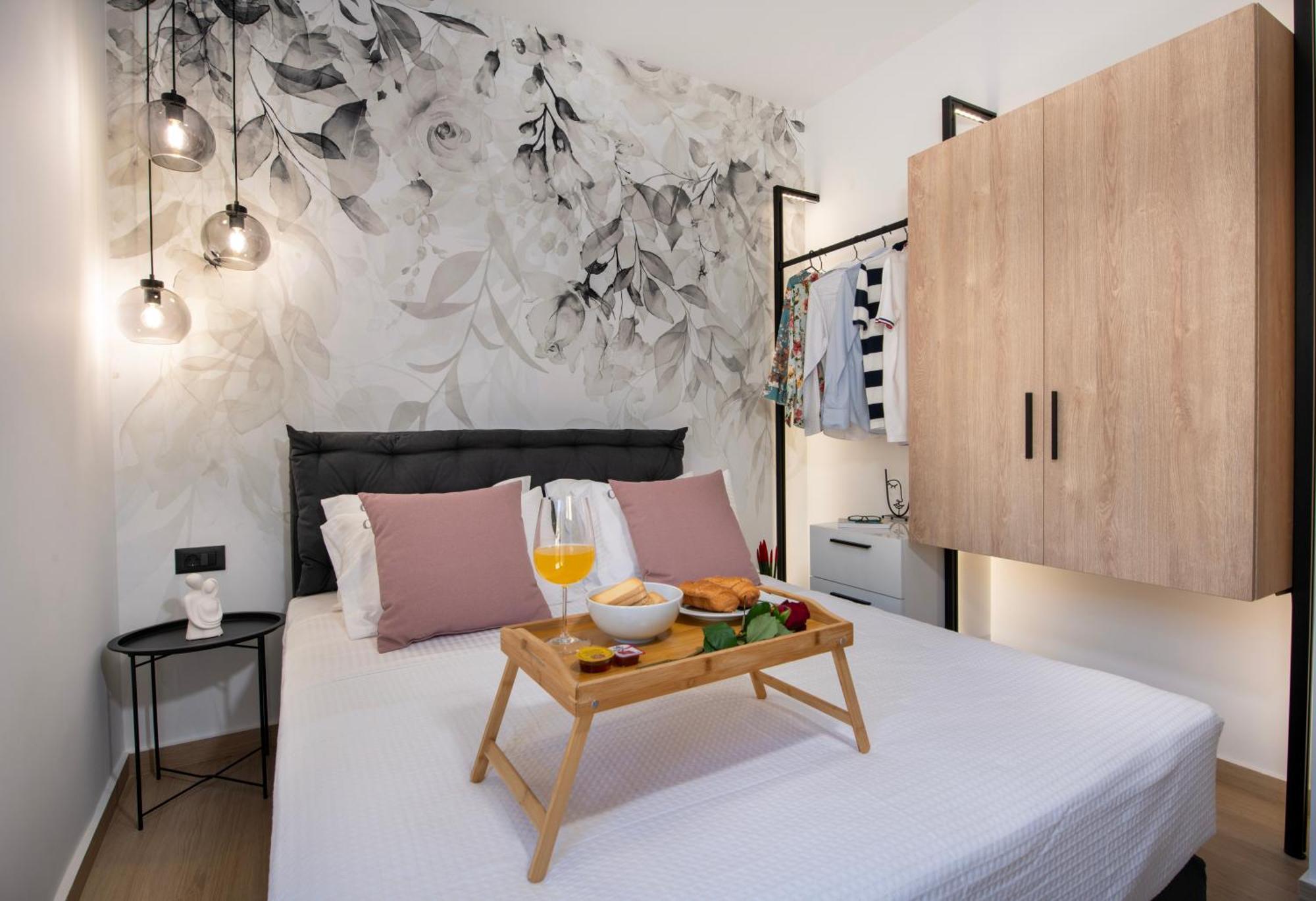 Alpha Suites Chrissi Akti Chania Exterior foto