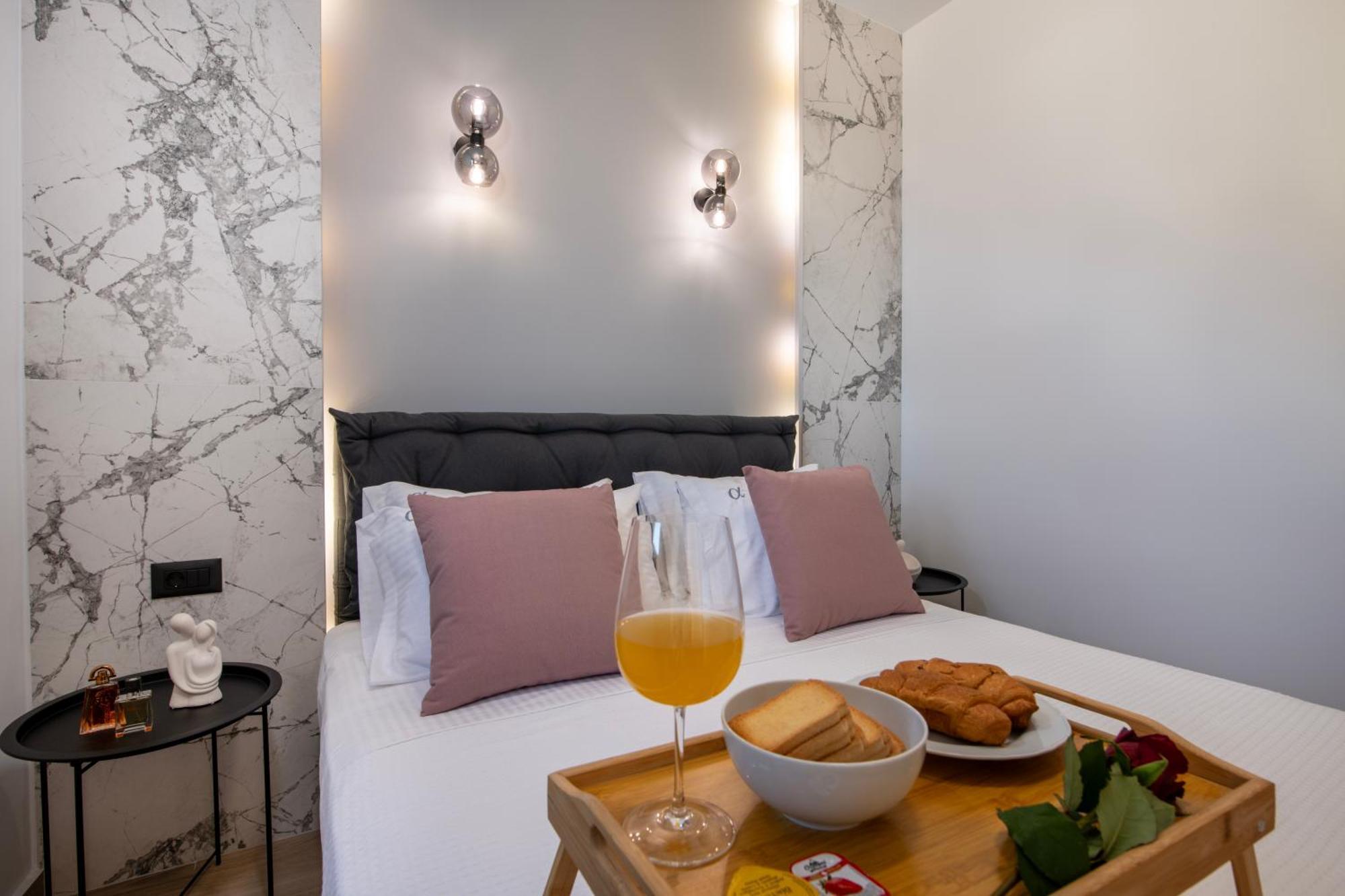 Alpha Suites Chrissi Akti Chania Exterior foto