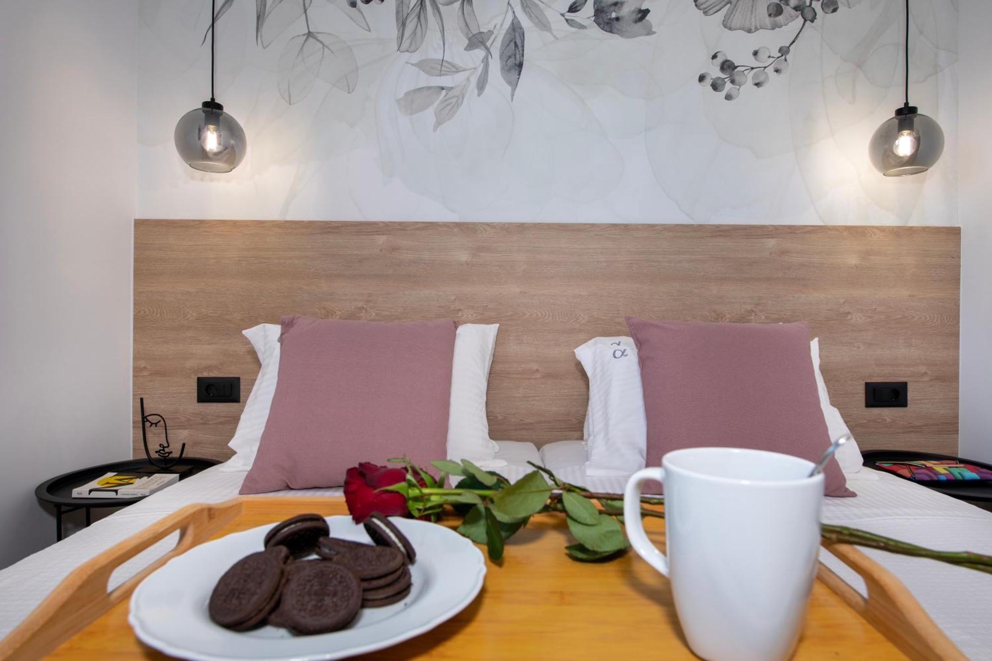 Alpha Suites Chrissi Akti Chania Exterior foto